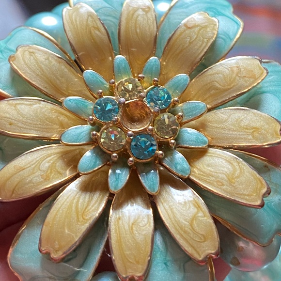 JEWELRY SALE!VTG beaded stretch bracelet,aqua pearls,3-D gold/aqua enamel flower - Picture 5 of 7
